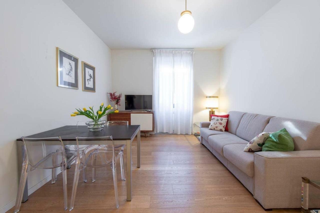Joivy 1Br Apt In Isola With Stunning View To Bosco Verticale Milan Bagian luar foto